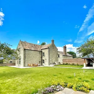  Holiday home Hollins